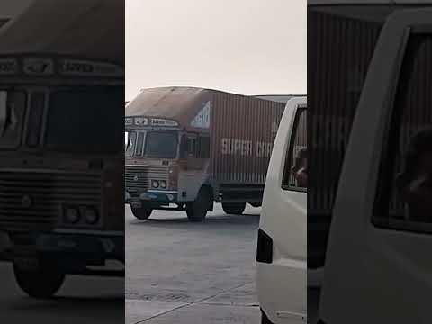 Top 10 truckers hashtags · #truckers - 27% · #trucking - 11% · #trucker - 10% · #truckerlife - 8% ·