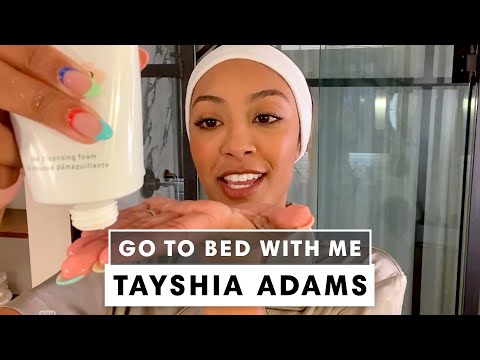 戀愛中的女人》Tayshia Adams的夜間護膚程序｜和我一起睡覺｜Harper's BAZAAR ('Bachelorette' Tayshia Adams' Nighttime Skincare Routine | Go To Bed With Me | Harper's BAZAAR)