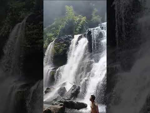 As cachoeiras mais bonitas de Pak Song Bolaven, sul do Laos.