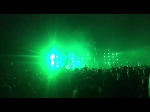 One off vs the longest road by Eric Prydz/Deadmau5 at Tomorrowland 2016