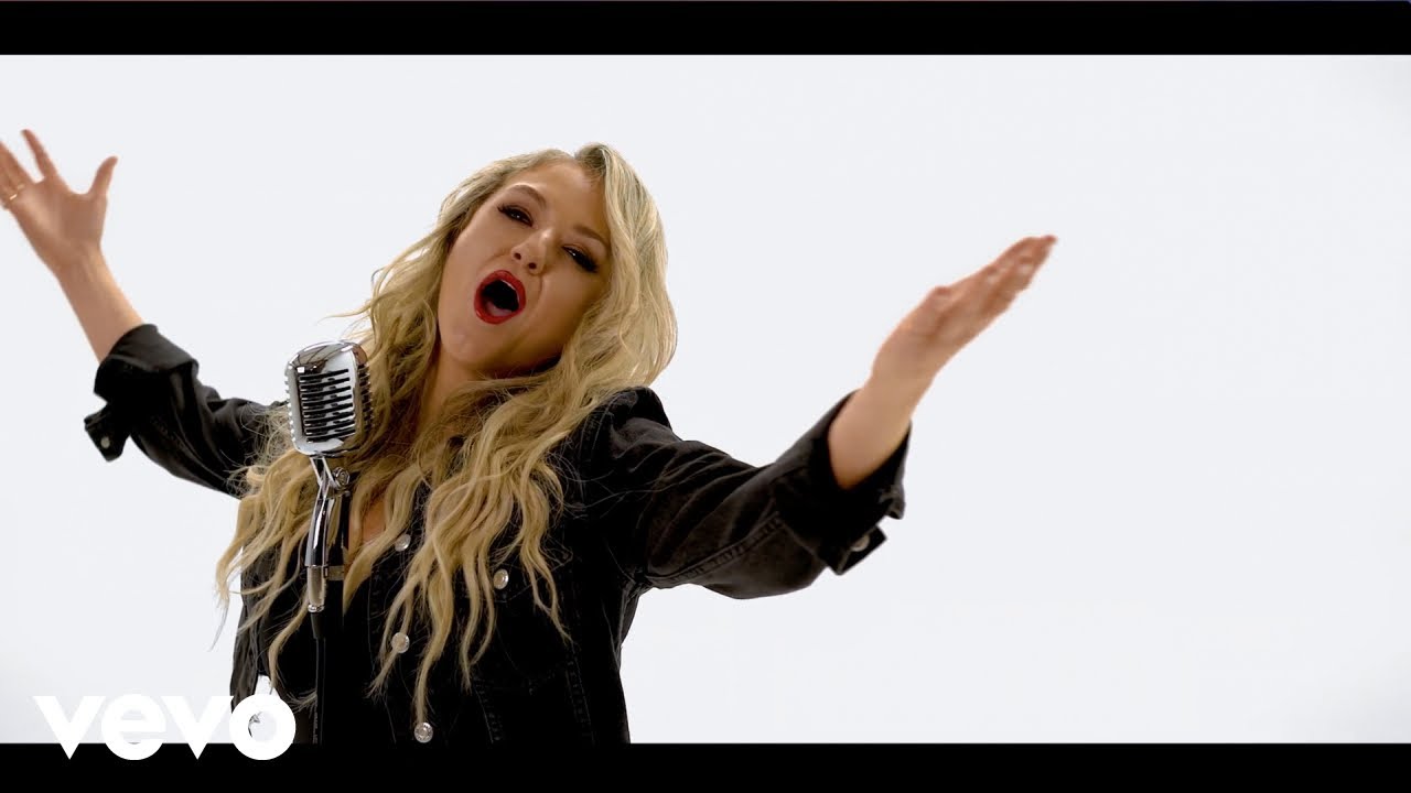 Leah Turner — Blah Blah Blah