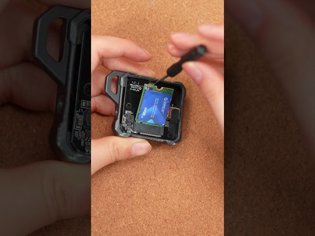 Vídeo relacionado con Paquete de 4 fundas protectoras de plástico transparente M.2 SSD, compatible con NVMe 2280, 2260, 2242, 2230 NVMe, caja de almacenamiento individual antiestática y a prueba de golpes con etiqueta