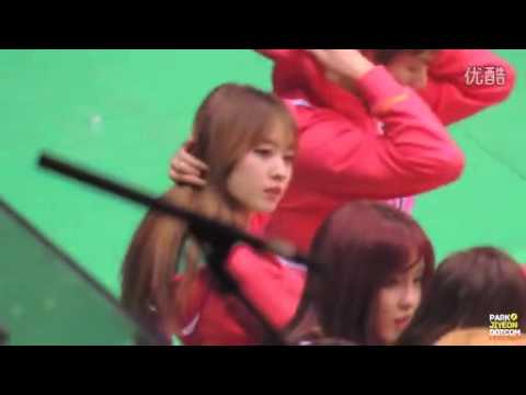 130128 T-ara Jiyeon being childish at the idol championship 2013