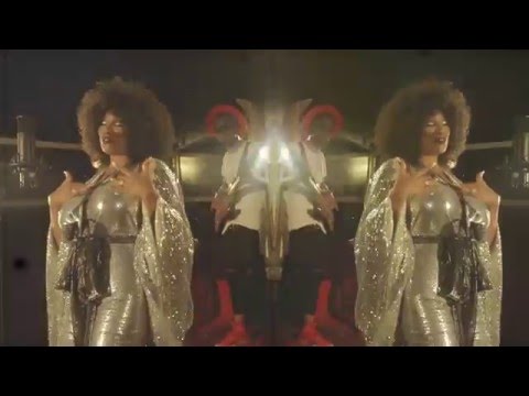 Nayanka Bell- Sometimes (clip-officiel)