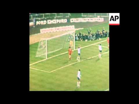 SYND 17-10-73 FOOTBALL ENGLAND V POLAND IN WORLD CUP