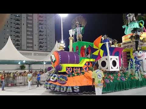 mãos entrelaçadas 2018