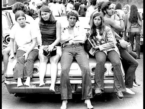 1960年代の十代の若者たちは、お金は成功の定義ではないと感じた (1960s Teens Felt Money Is Not The Definition of Success)