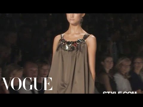 Fashion Show - Vera Wang: Spring 2008 Ready-to-Wear