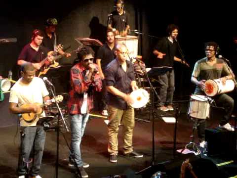 Trio Preto + 1 E Seu Jorge No Circo Voador