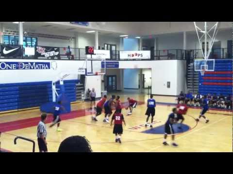 KAMAU STOKES -Point Guard delivers Kendall Marshall like Perfect outlet Pass (class of 2014)