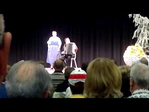 Andrea Schaffner singt am Eidgenössischen Jodlerfest in Interlaken 2011