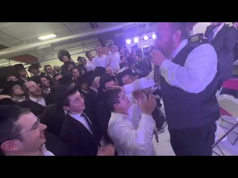 Simches bais hashave with Yehuda green