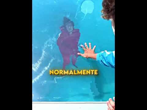 Estaba atrapada debajo del agua?!