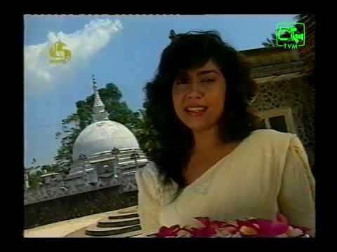 Sande anduru pata salu by Champa Kalhari from Torana Archives