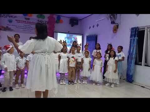 Ekklesia Kids Choir The first Noel