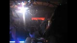 DJ Rhiannon spinning live in the OC on Serato with turntables