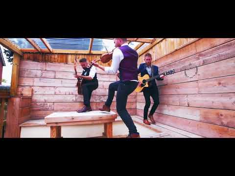 Wandering Three – Under The Boardwalk