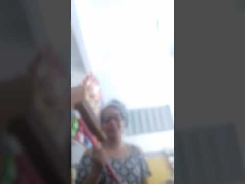 Filha de patroua  agredindo o funcionário