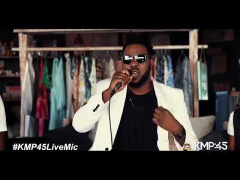 Slapping Dee x diversity band