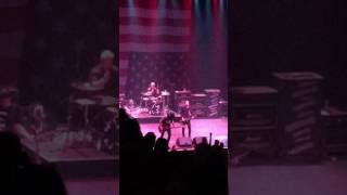 Anti-Flag - Daddy was a rich man - montreal metropolis