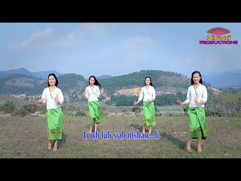 Leej muam hmoob tus zoo by Ntxuam xyooj