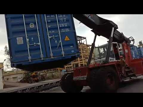 RAKE HANDLING AT JSW BOISAR THROUGH LOADED REACH STACKER