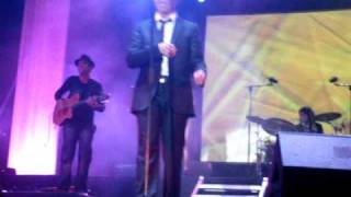 David Civera"Ser feliz es lo que cuenta" en Esplugues de Llobregat(Barcelona)