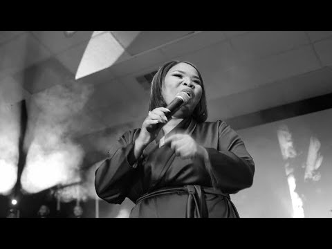 Pinkster On Heels Vol 2: Ons is geroep (cover) deur Elwira Standili