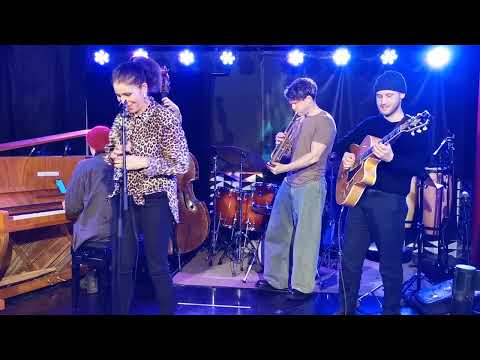 Vivian Buczek 2025-01-29