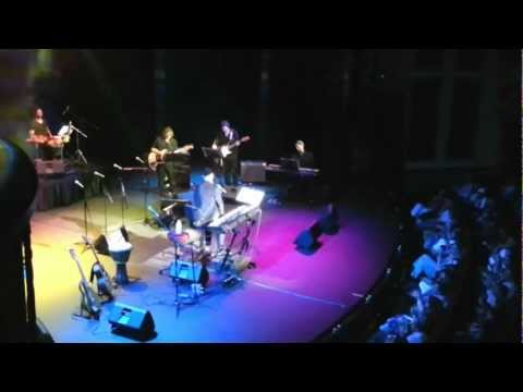 Yonatan Razel Live in Johannesburg 13.02.13 - Nigun Pogesh Tizmoret (Belz)