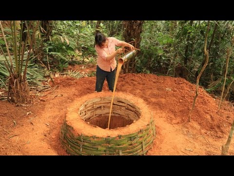 Primitive Technology Digging A Well in Search for a Source of Water to Survive in the Wilderness 2