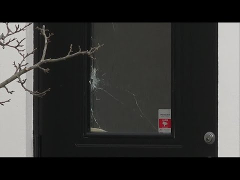 Skottlossning mot villa i Västerås - Nyheterna (TV4)