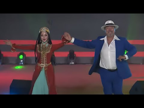 Uyghur Folk Song - Khotan Neghme (English Subtitles)