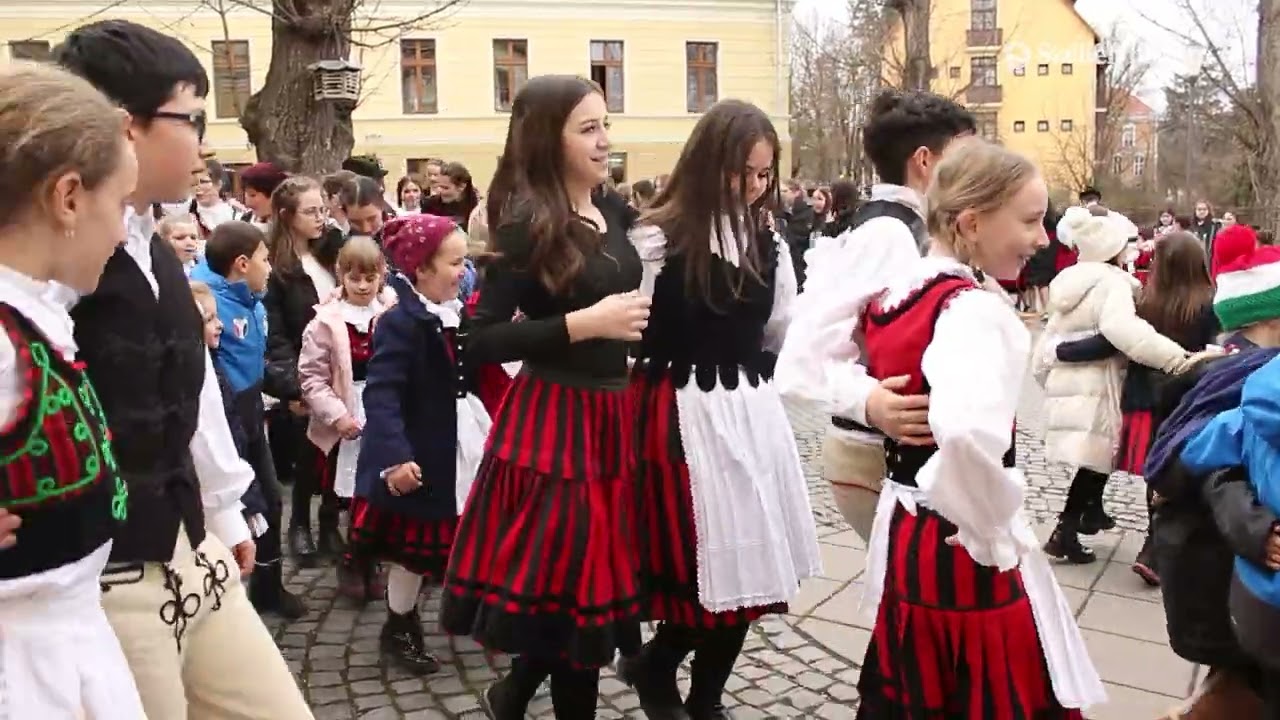 Népviselet napja a Petőfi Sándor Általános Iskolában