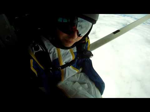 #199 Wingsuitsprung mit Monika