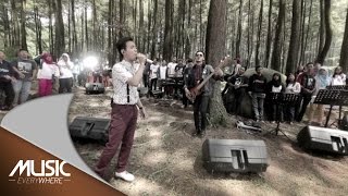 D&#39;Masiv ft Ariel Noah dan Momo Geisha - Esokkan Bahagia - Music Everywhere