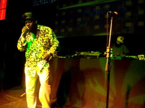 Ranking Joe feat Digital Dubs in São Paulo!! "Fya Bun Dem"