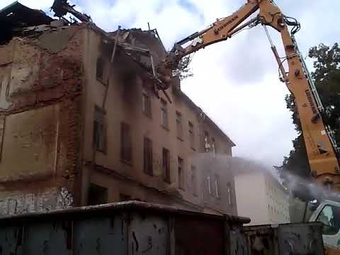 Liebherr R 934 bei Abbrucharbeiten