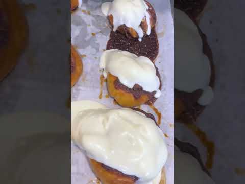 Quick and Easy Cream Cheese Frosting Recipe in 30 Seconds!