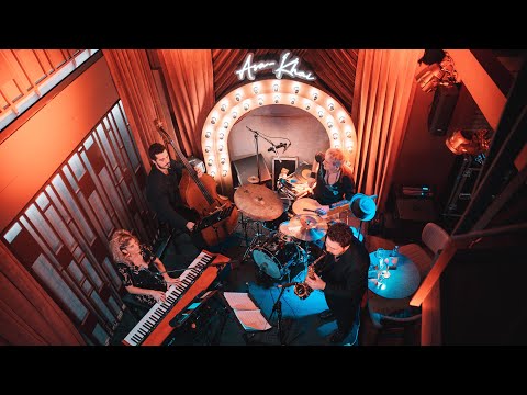 Esra Üçcan - Hasret  Live Concert