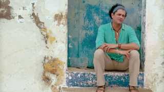 Carlos Vives "La Foto De Los Dos": Preview Trailer