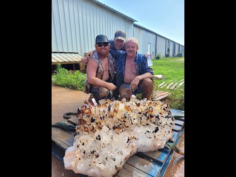 Ron Coleman Mining giant quartz cluster. Exclusive footage from our miners.