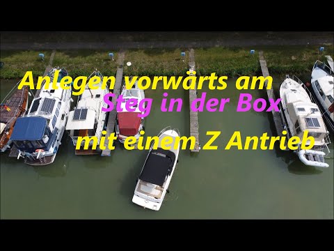 Anlegen mit einem Sportboot am Steg