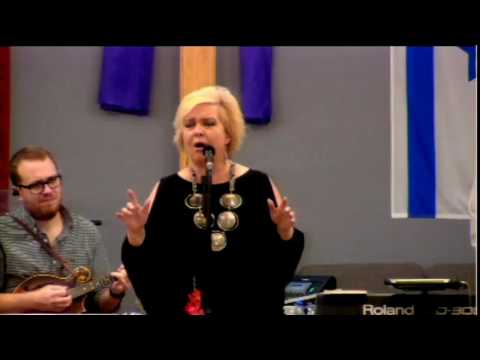 Jeff & Sheri Easter - Hallelujah Coming From The Valley