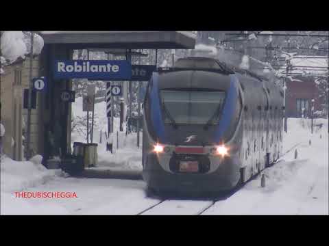 NEVE E MINUETTO D. IN ARRIVO IN STAZIONE A ROBILANTE. (CN) SAB. 5 - 12 - 2020.