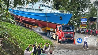 Download lagu Truck Loaded with Ships Passes the World's Extreme Roads mp3
