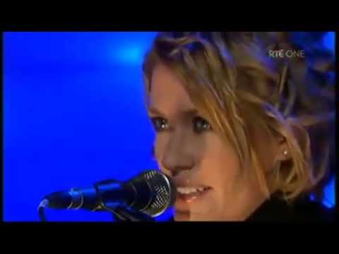 Cerys Matthews - Chardonnay (Live)