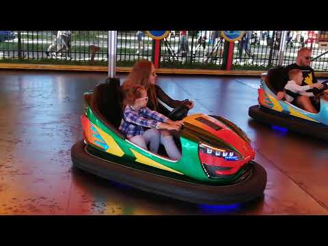 Wesołe miasteczko w Mielnie / samochody.  Amusement park in Mielno / cars