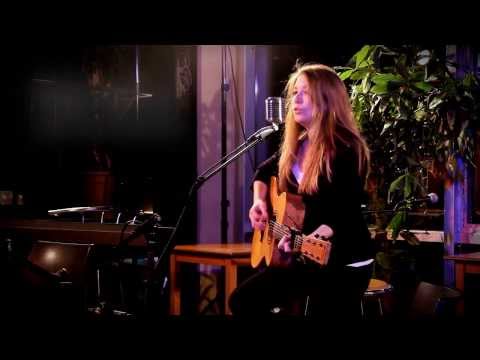 Hana Malhas - Sad, Thin & Reckless (acoustic, live)