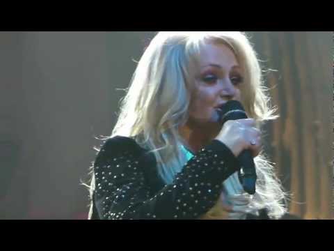 Bonnie Tyler - Total Eclipce Of The Heart (Rock Meets Classic Tour in Rostock, Germany 19.02.2013)